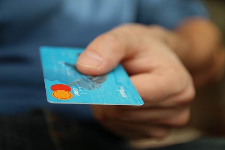 Lojas que emitem cartão de crédito na hora